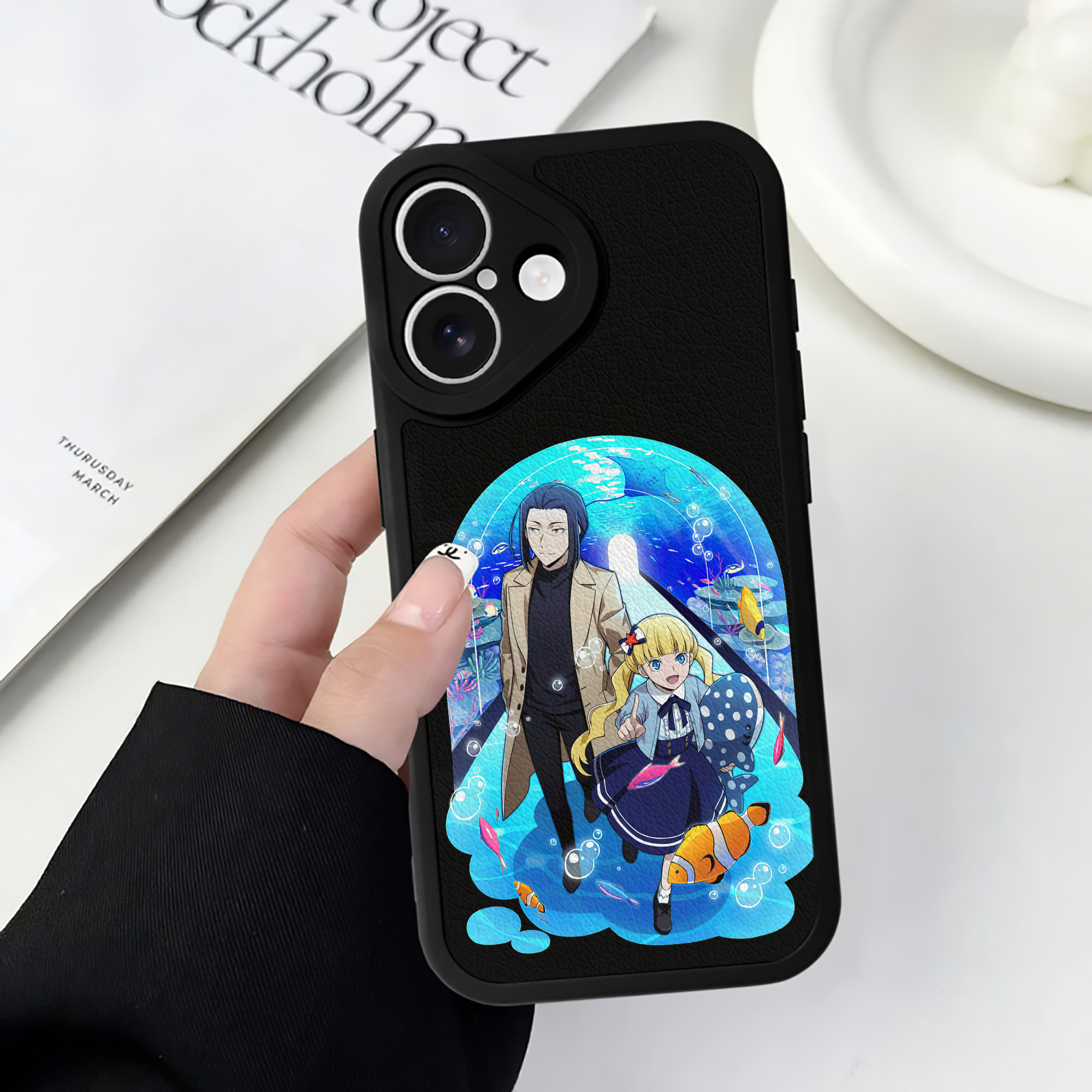 （画像用） 文豪ストレイドッグス Bungo Stray Dogs 【iPhone 16シリーズ対応】シリコンスマホケース（レザー調） 材質：シリコン